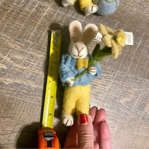 Gry & Sif Wool Bunny Bowtie & Flower Grey Sheep with Green Jacket Egg Fair Trade - Picture 8 of 11